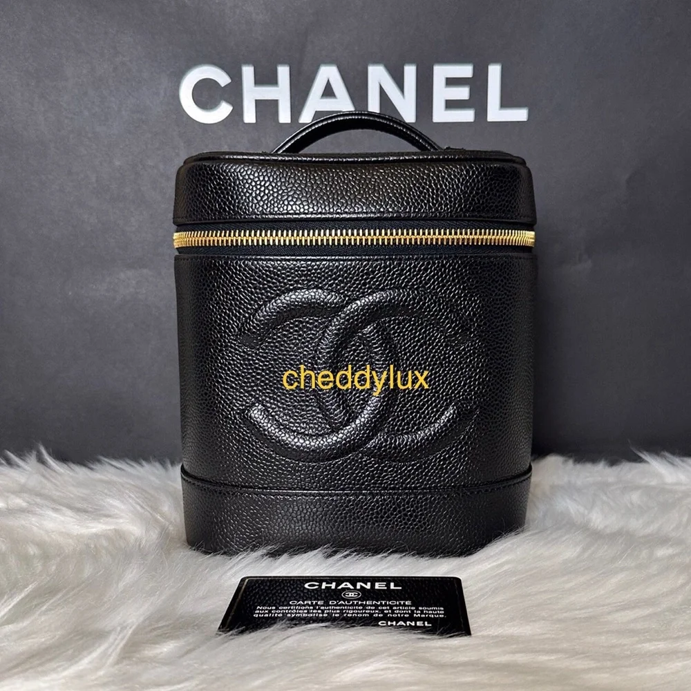 🖤🖤🖤Authentic Black CHANEL CC Stitch Vanity Caviar Handbag